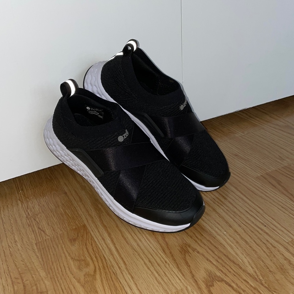 Stretch-knit slip on sneaker